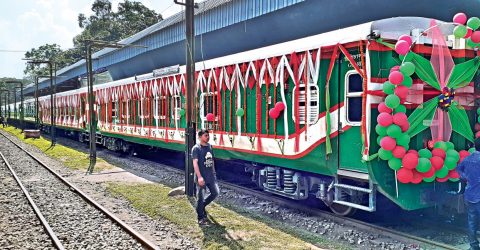 সড়ক পরিবহন শ্রমিক-মালিকদের পৈচাশিকতার শিকার হয়েছে কুড়িগ্রাম এক্সপ্রেস।